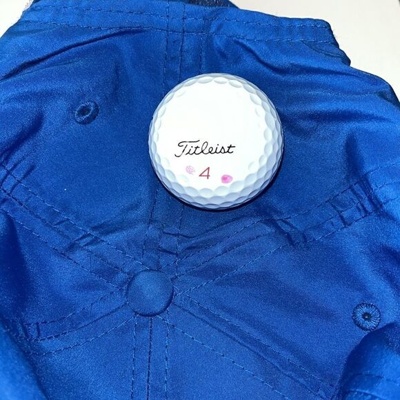 Titleist Prov1x lightly used AIG Insurance golf ball - Picture 2 of 2